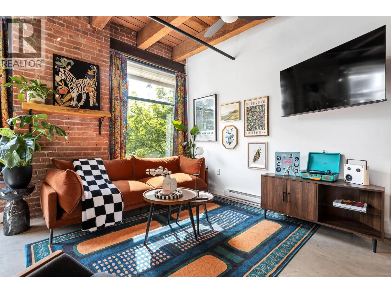 310 55 E CORDOVA STREET