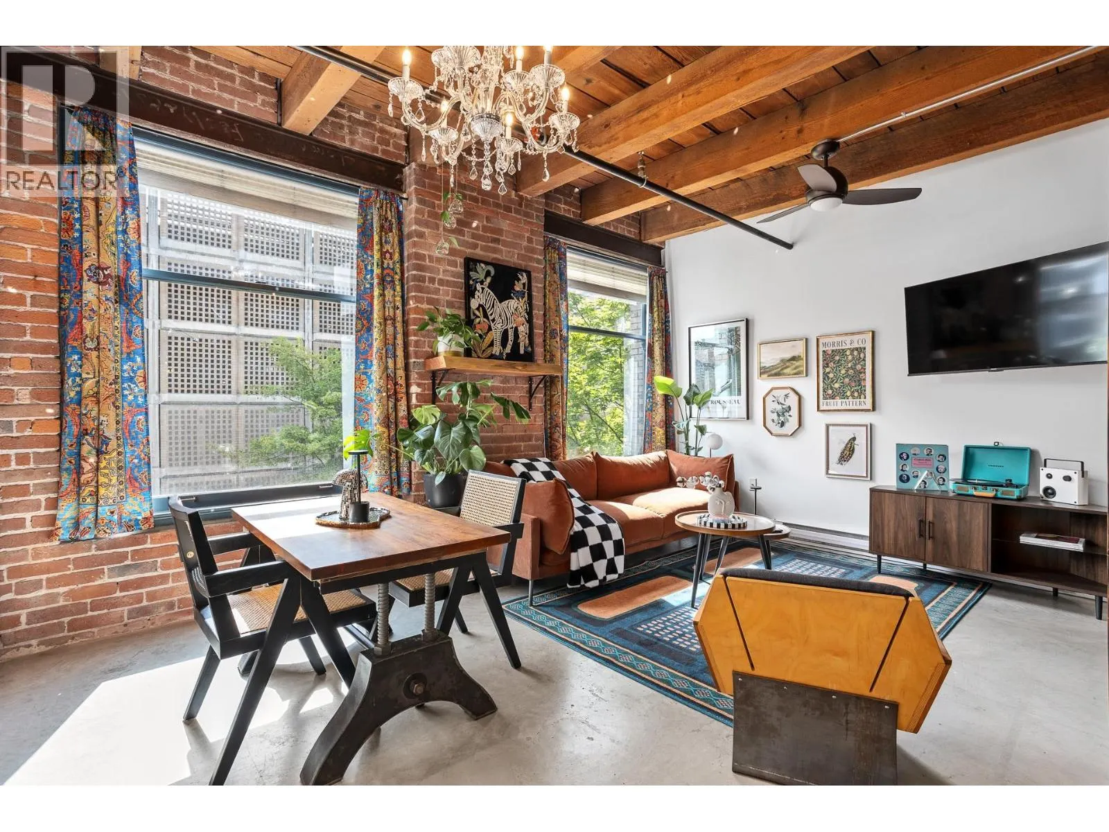310 55 E CORDOVA STREET