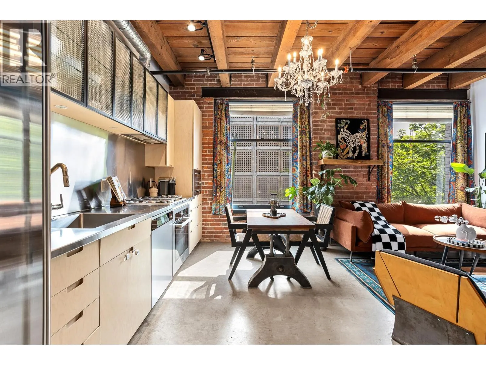 310 55 E CORDOVA STREET