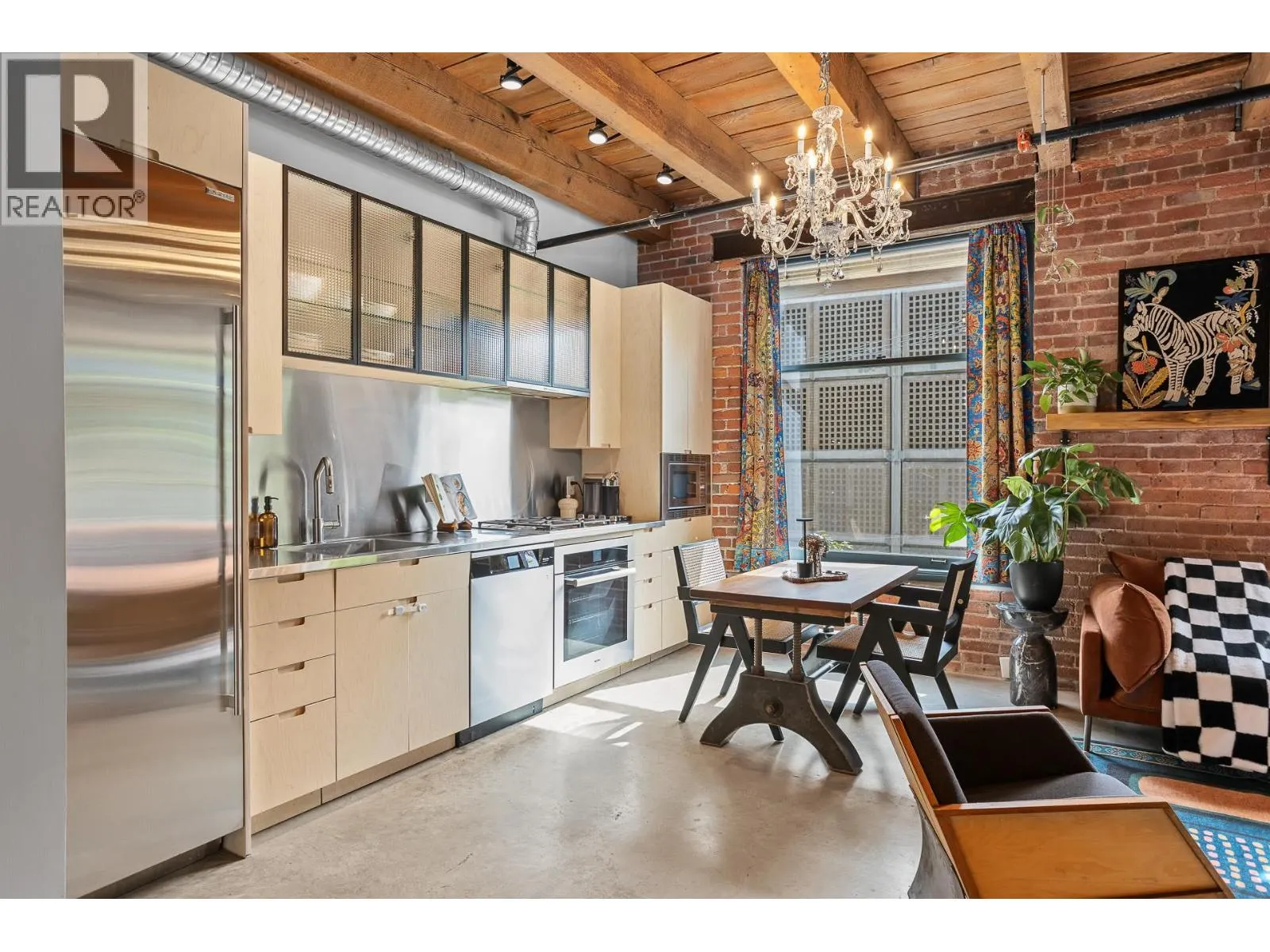 310 55 E CORDOVA STREET