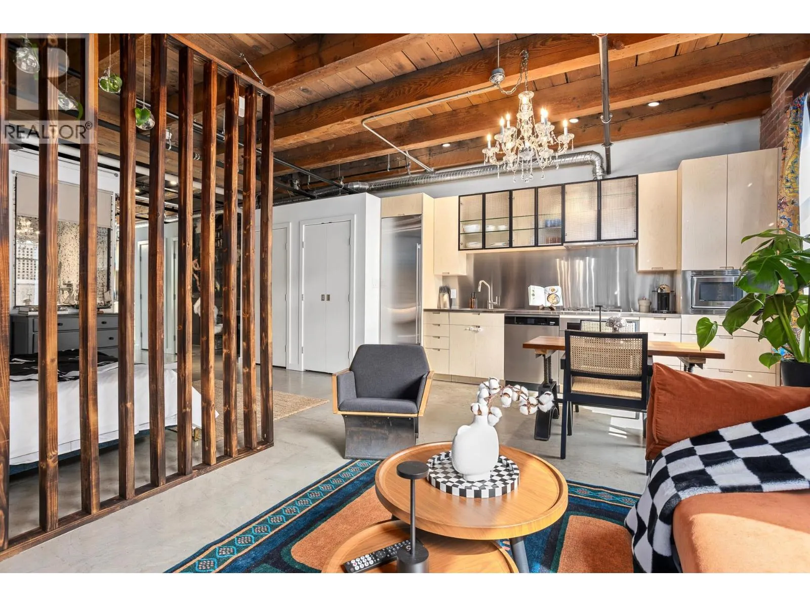 310 55 E CORDOVA STREET