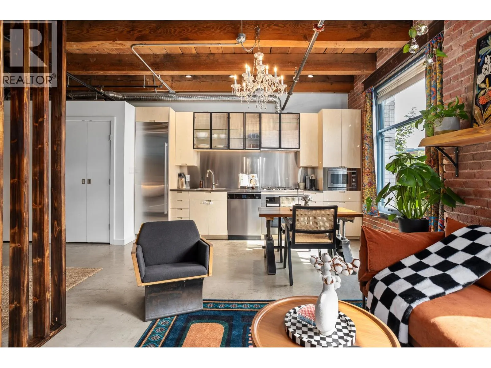 310 55 E CORDOVA STREET