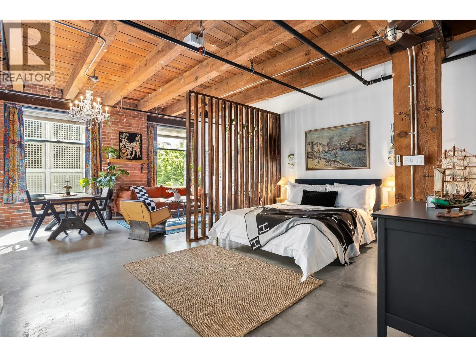 310 55 E CORDOVA STREET