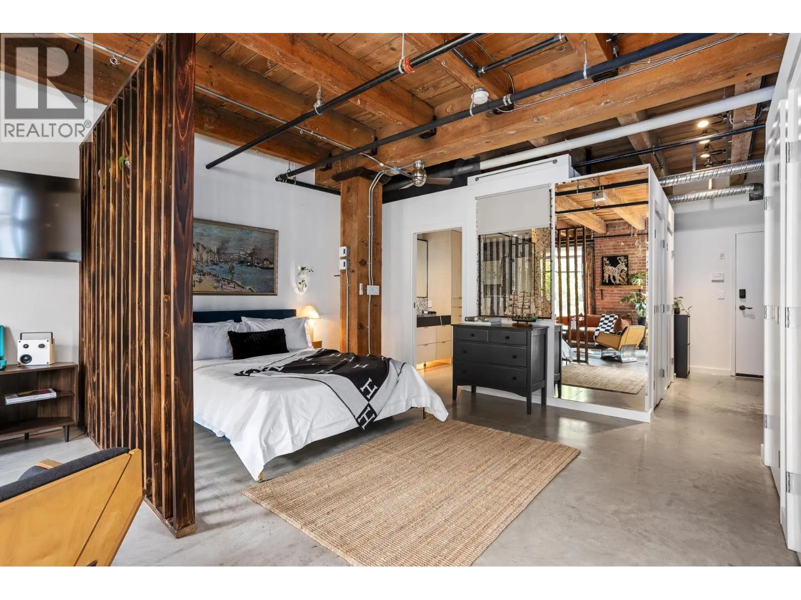 310 55 E CORDOVA STREET