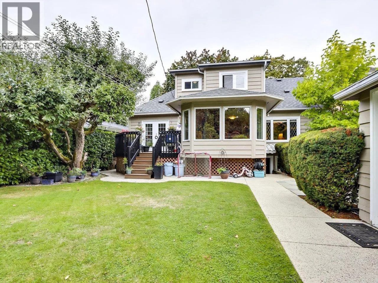 3238 W KING EDWARD AVENUE