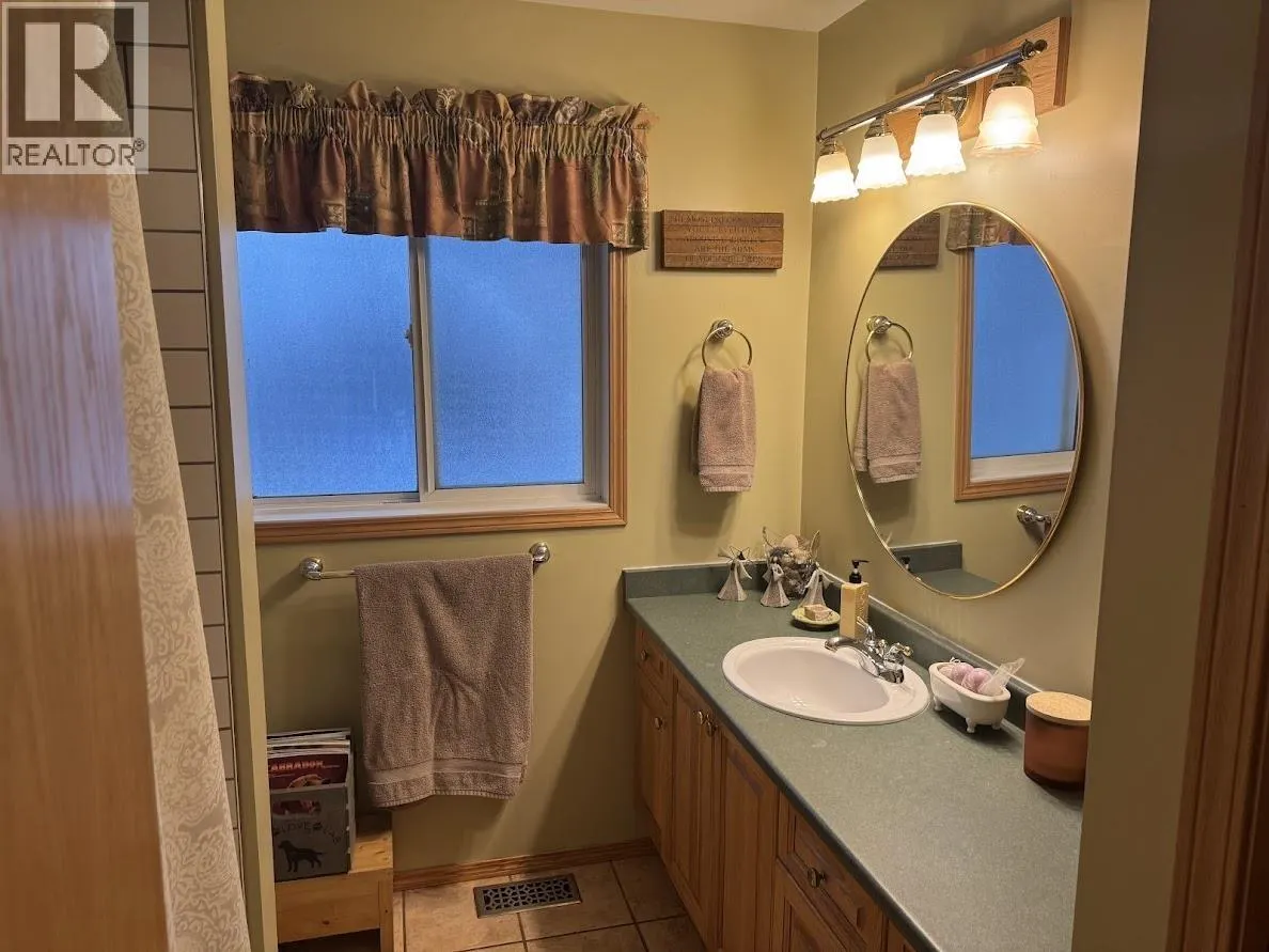 3705 E TCHESINKUT LAKE ROAD