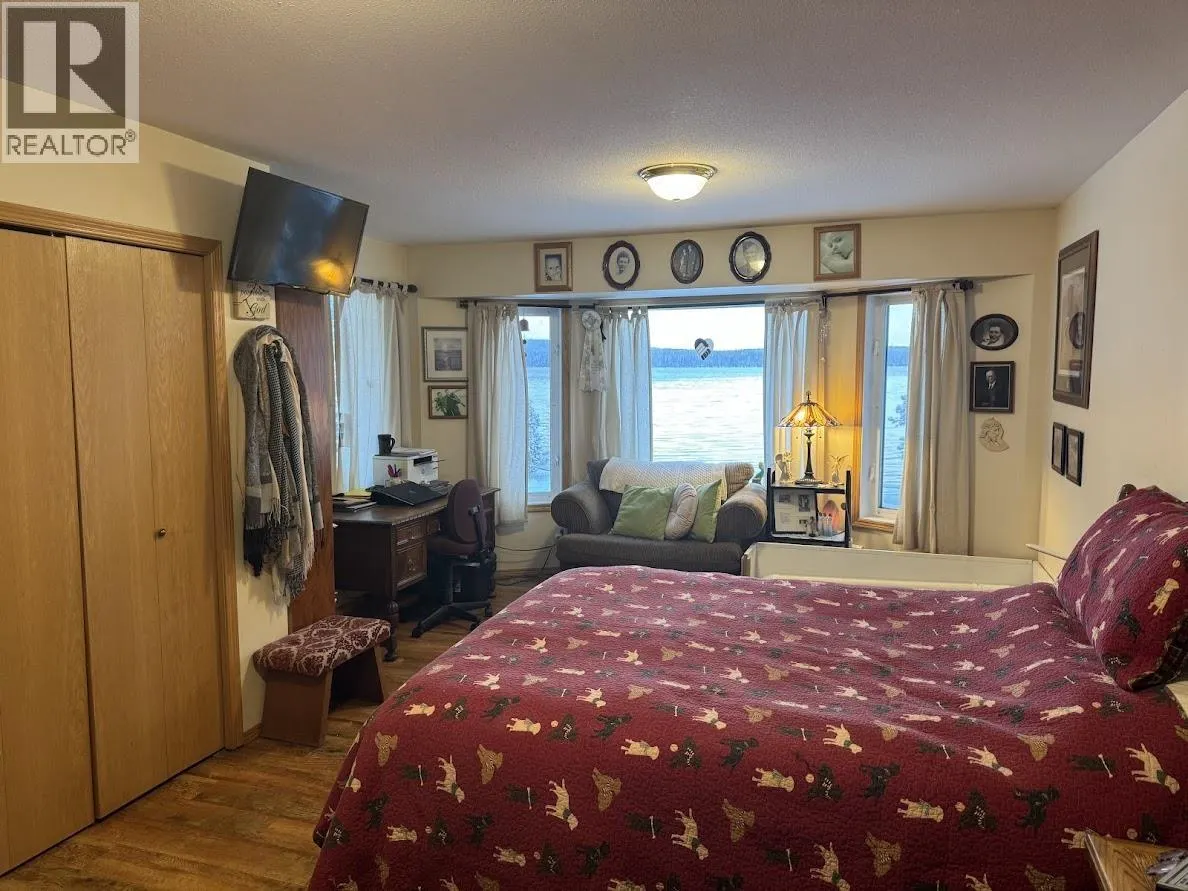 3705 E TCHESINKUT LAKE ROAD