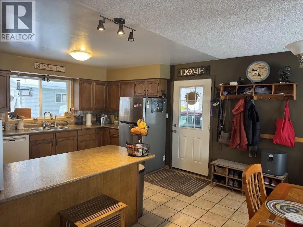 3705 E TCHESINKUT LAKE ROAD