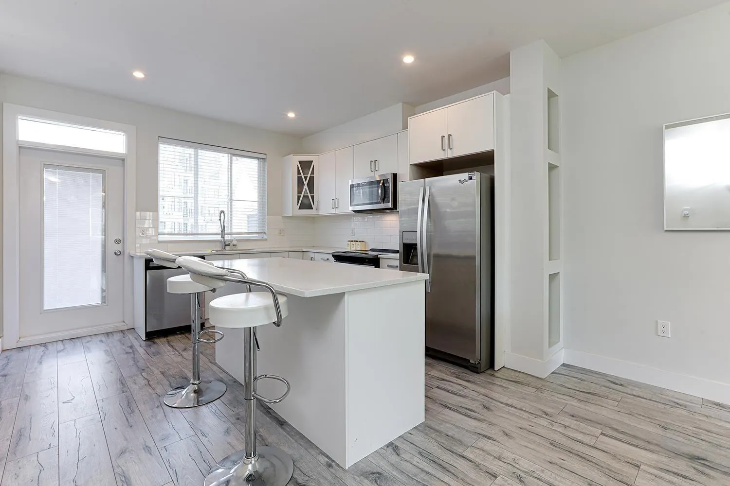 7 8699 158 STREET