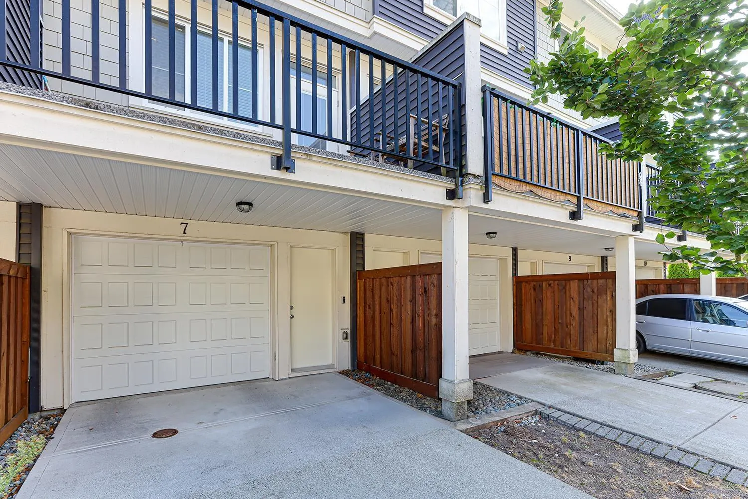 7 8699 158 STREET