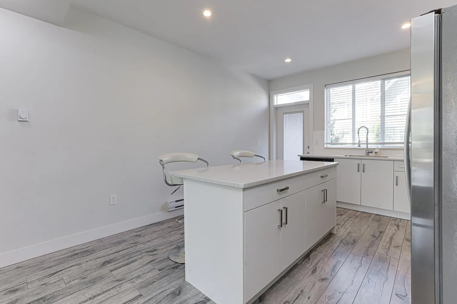 7 8699 158 STREET