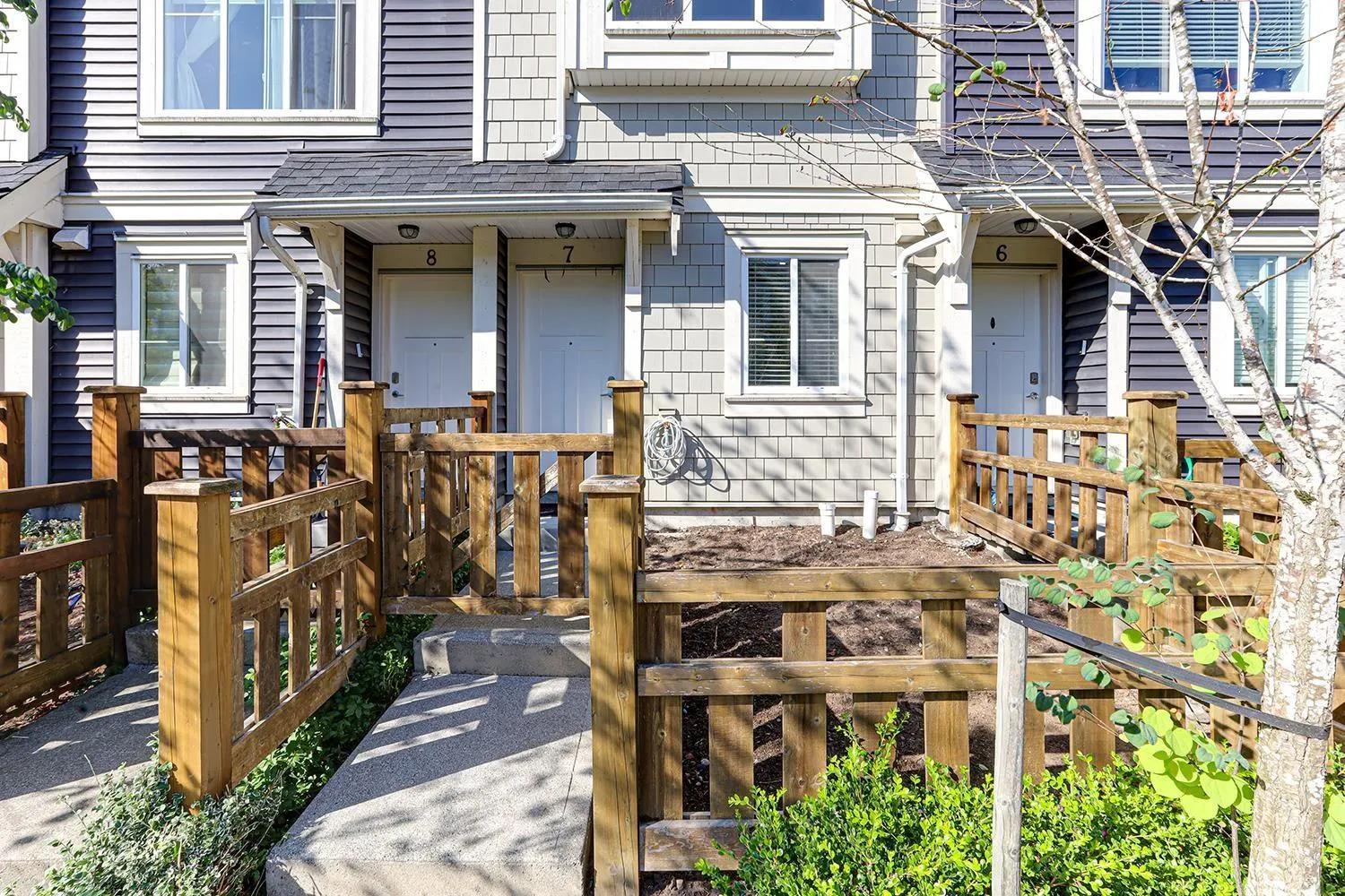 7 8699 158 STREET