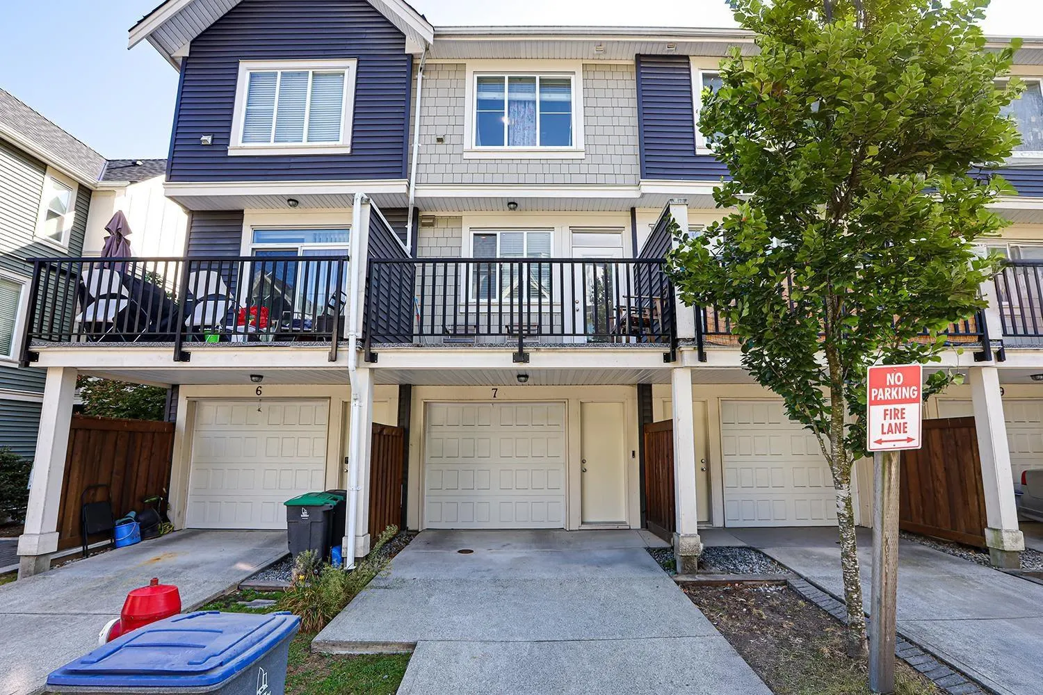 7 8699 158 STREET