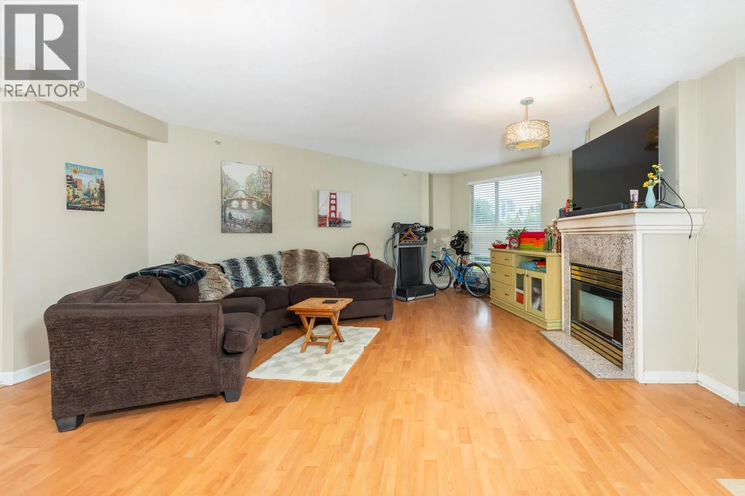405 1185 QUAYSIDE DRIVE