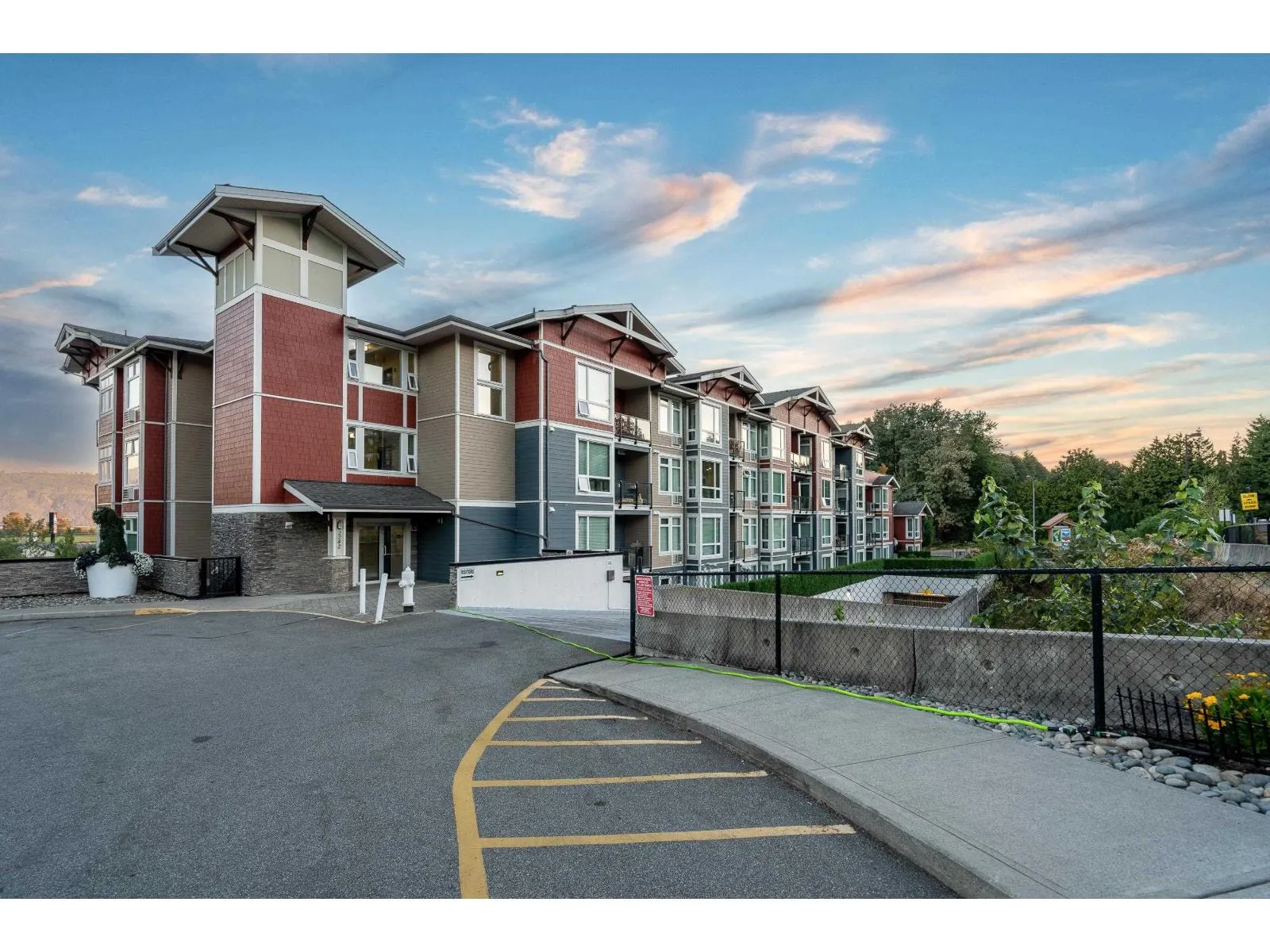 406 2242 WHATCOM ROAD