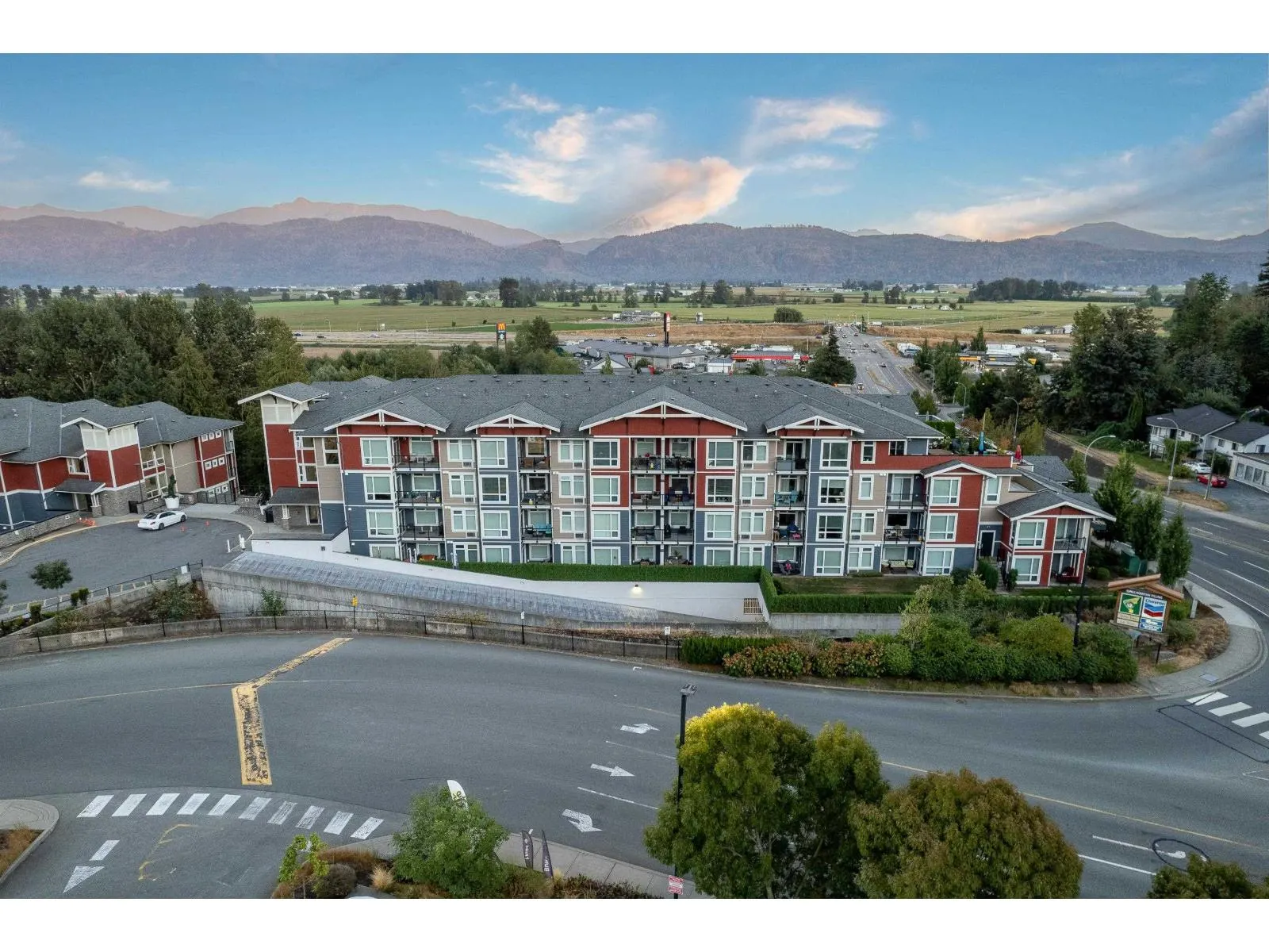 406 2242 WHATCOM ROAD