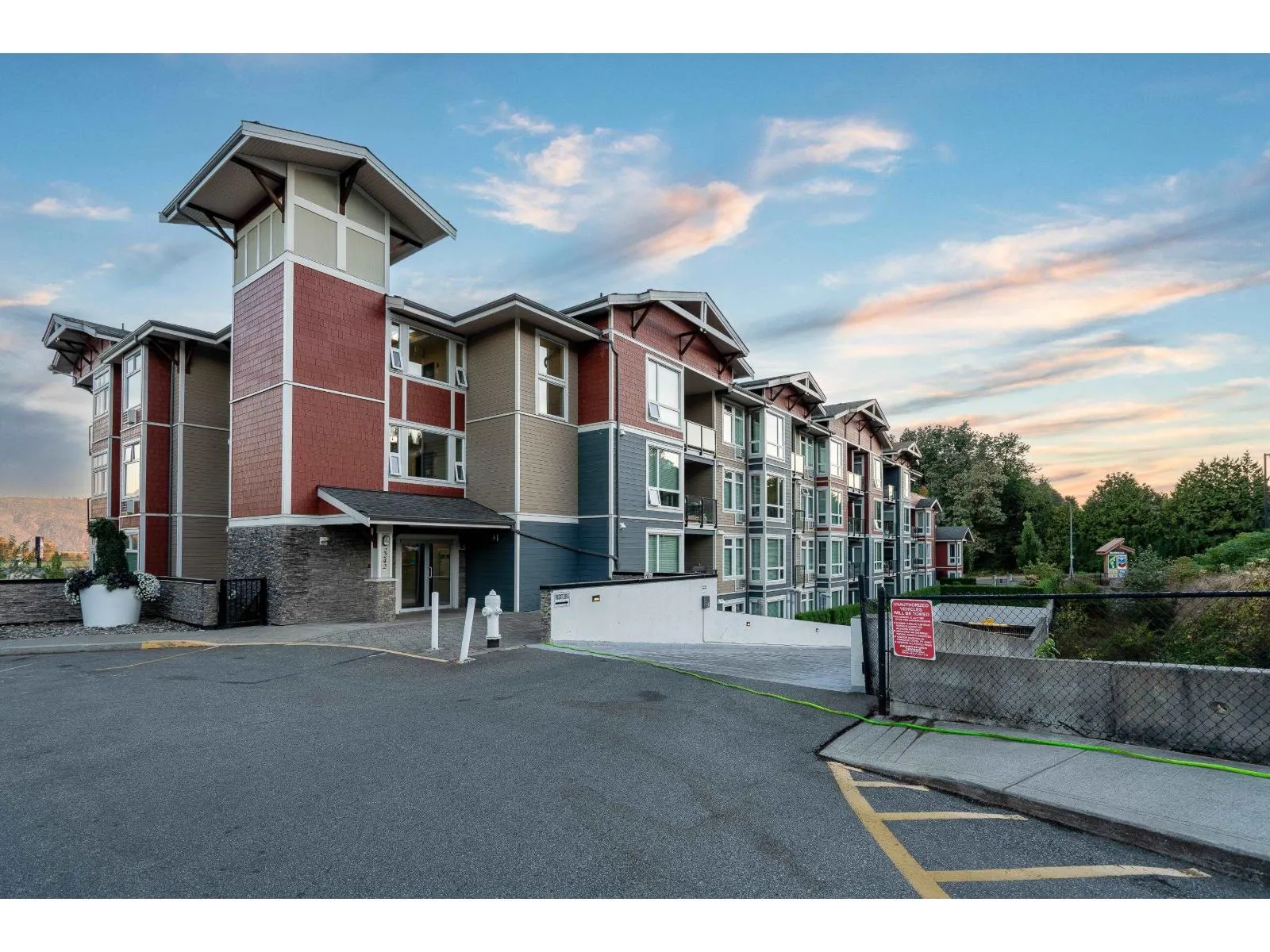 406 2242 WHATCOM ROAD