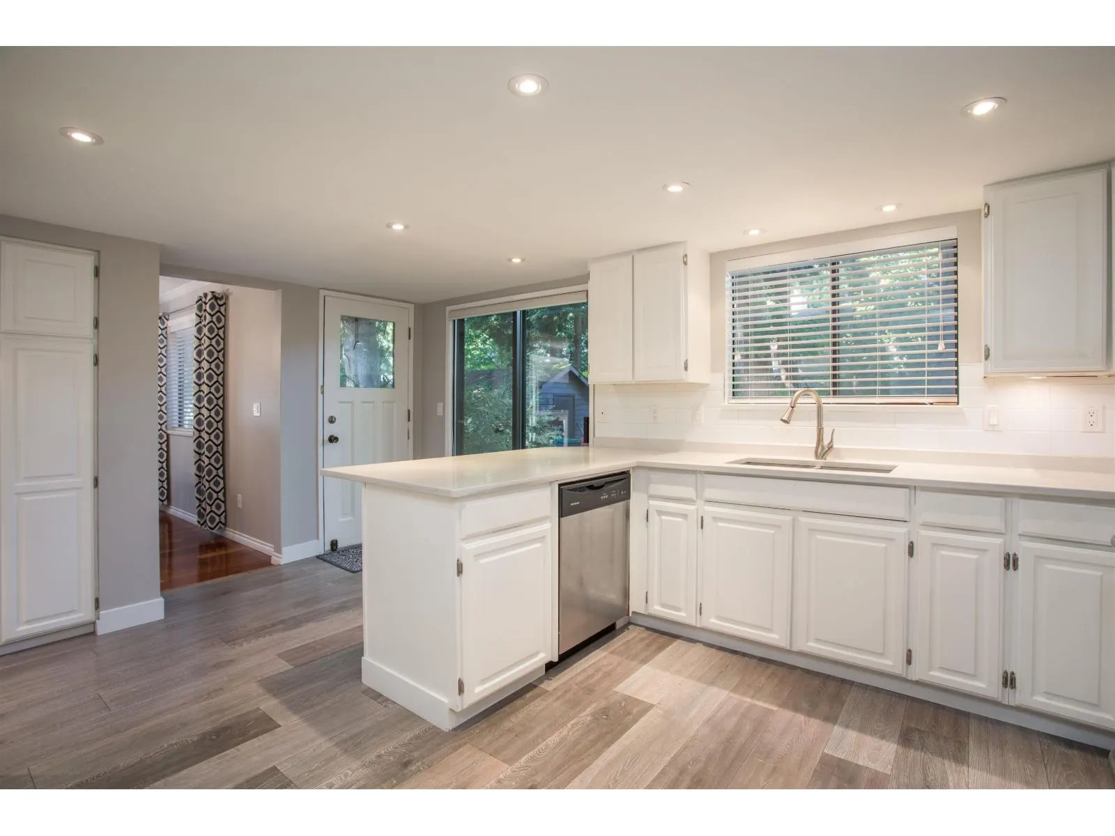 103 12743 16 AVENUE