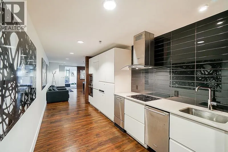 2605 3008 GLEN DRIVE