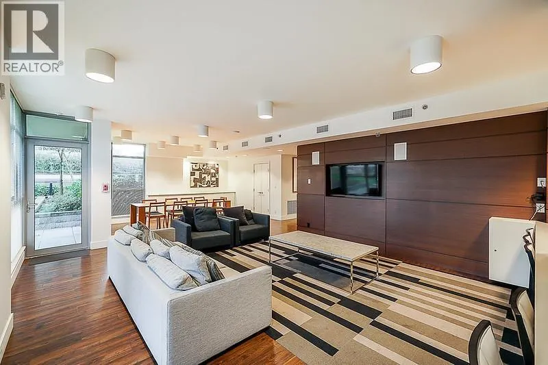 2605 3008 GLEN DRIVE