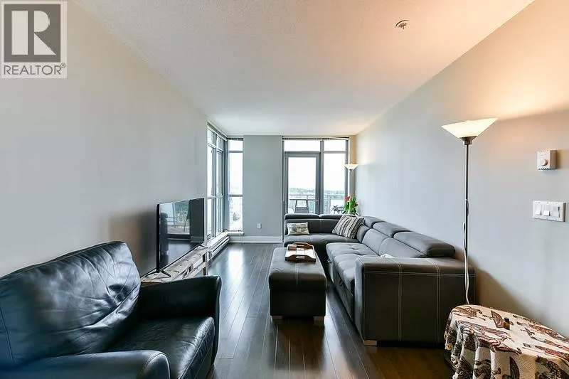 2605 3008 GLEN DRIVE