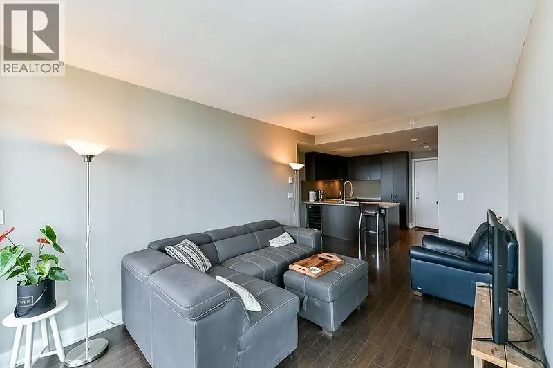 2605 3008 GLEN DRIVE