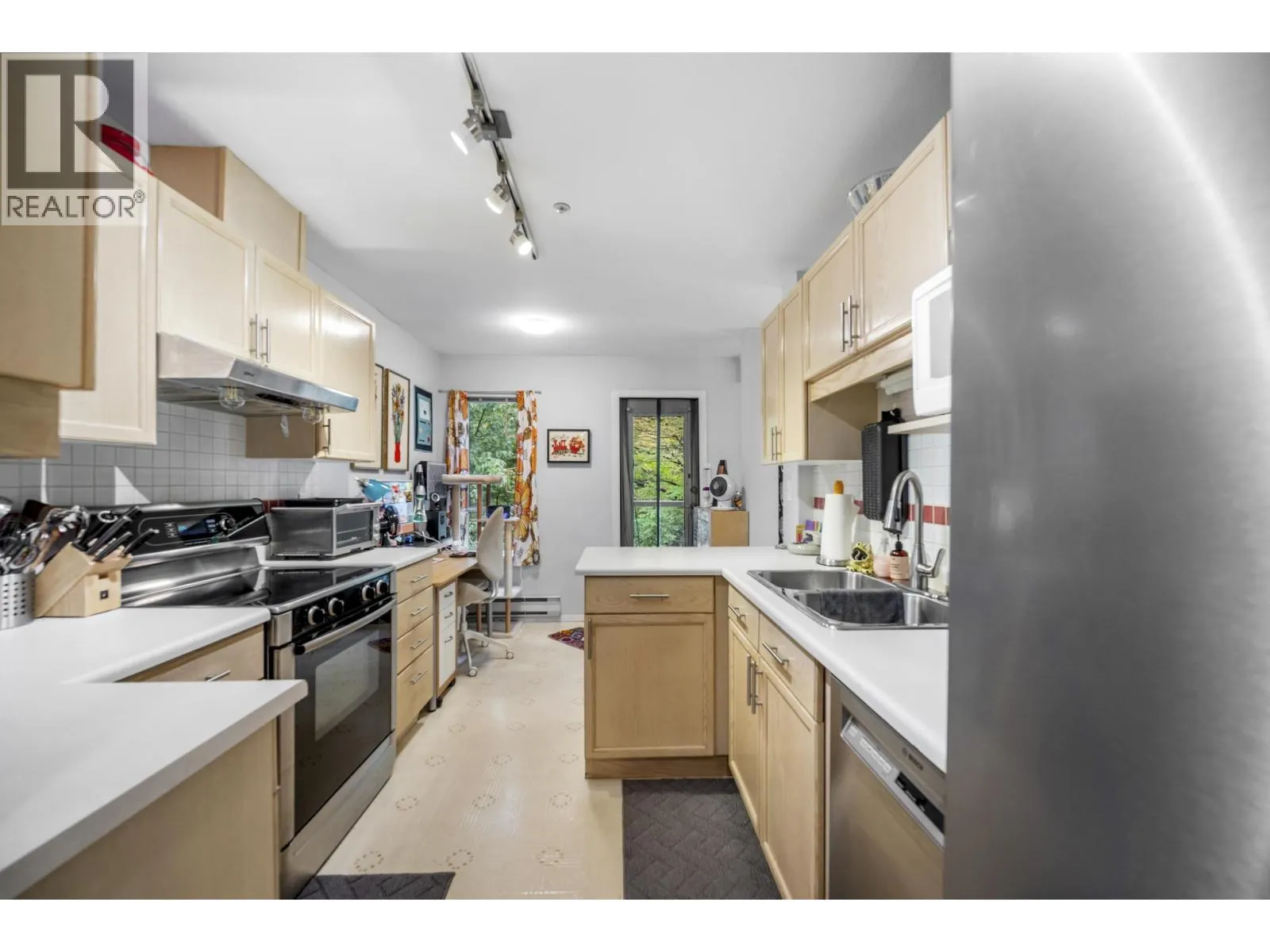 306 3400 SE MARINE DRIVE