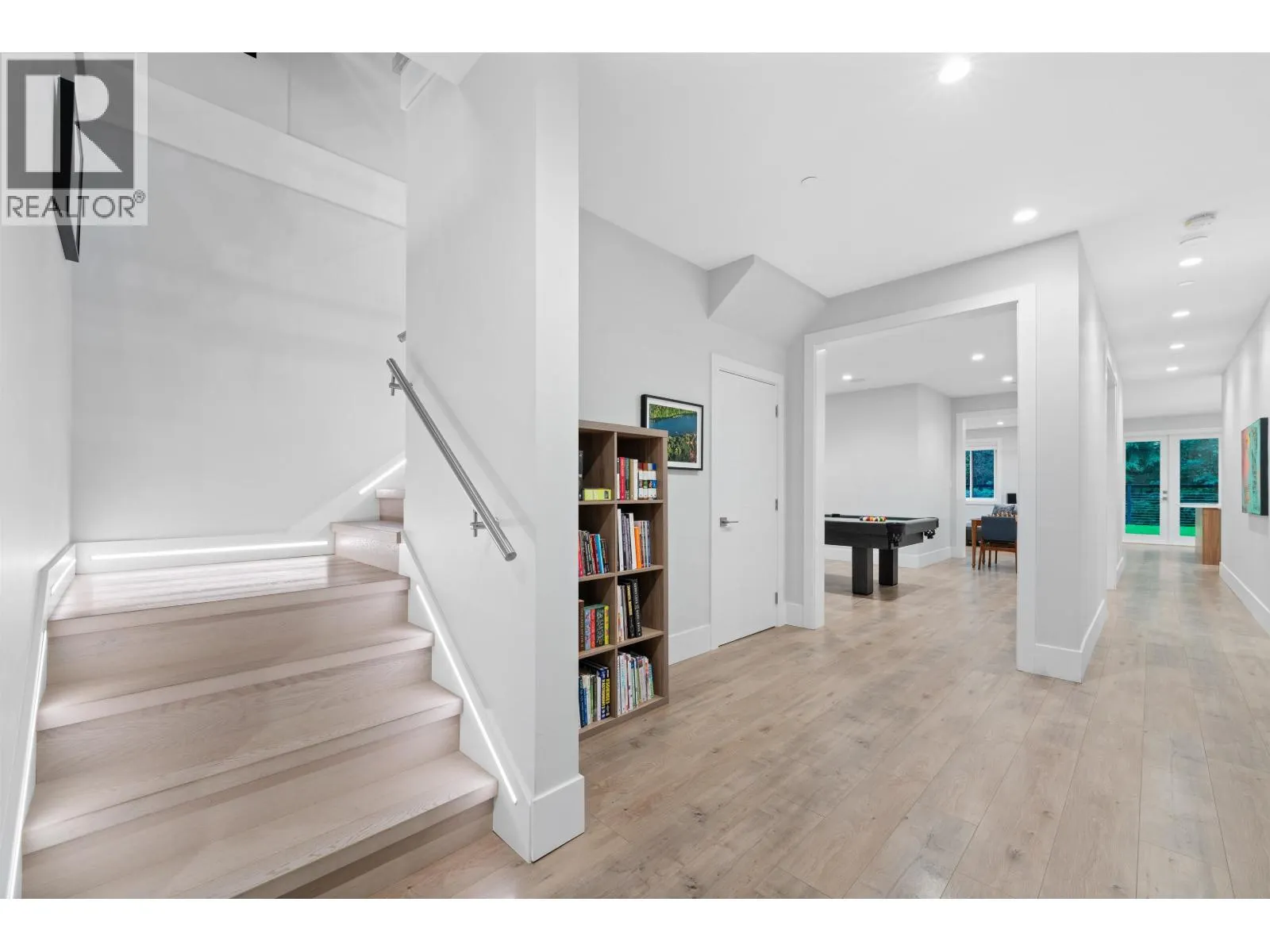 3404 MAMQUAM ROAD
