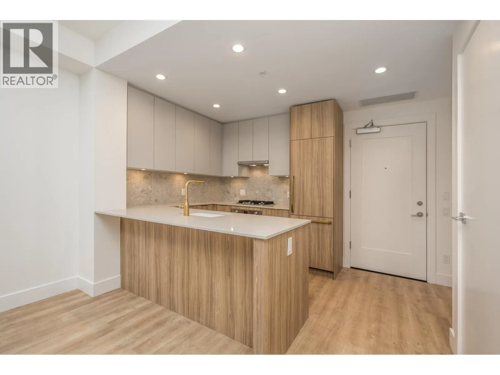 202-2325 EMERY COURT