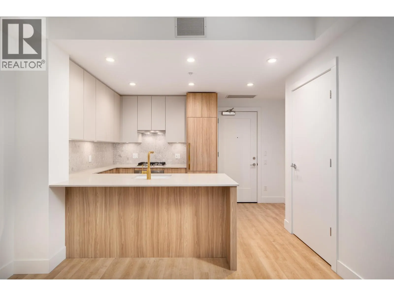 202-2325 EMERY COURT