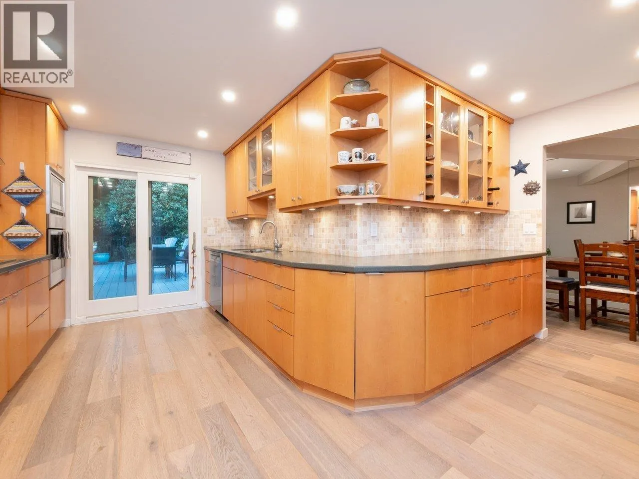 2727 PANORAMA DRIVE