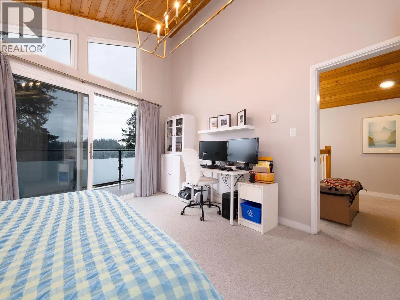 2727 PANORAMA DRIVE