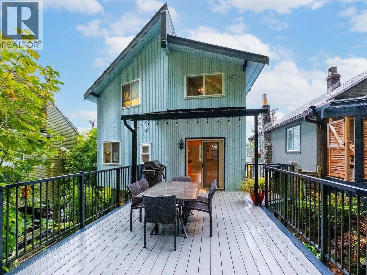 2727 PANORAMA DRIVE