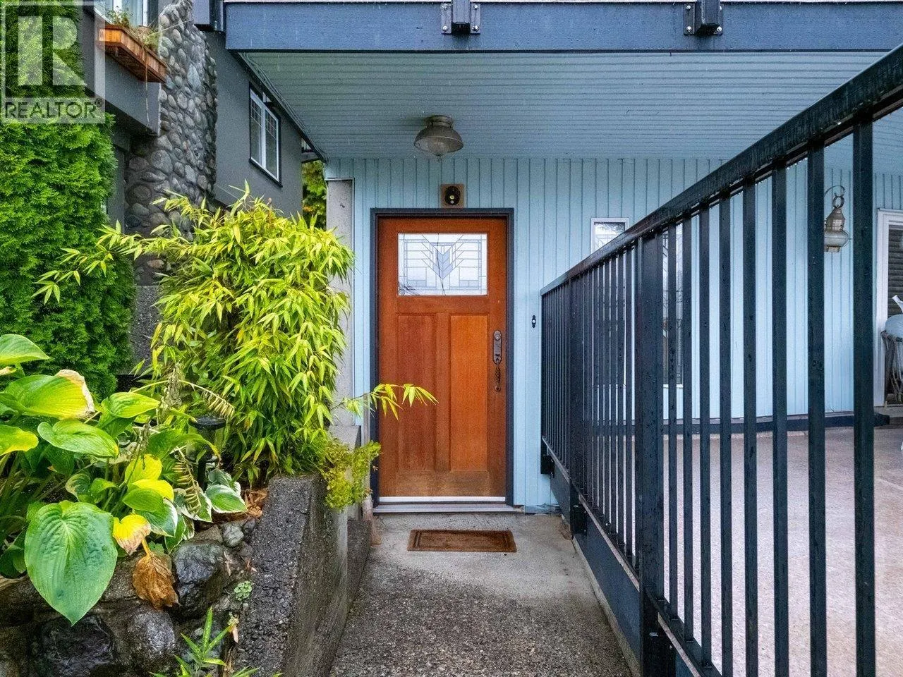 2727 PANORAMA DRIVE