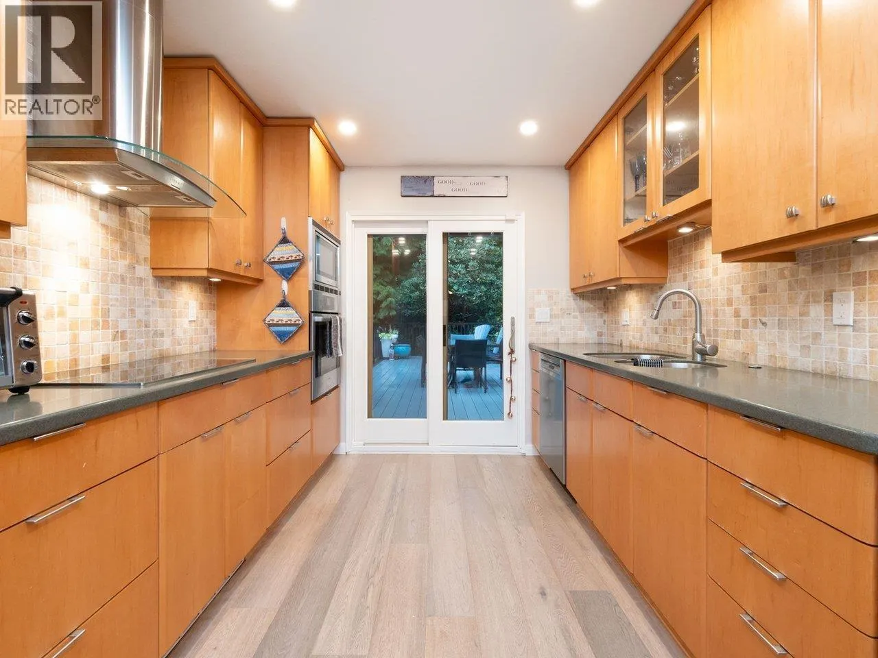2727 PANORAMA DRIVE