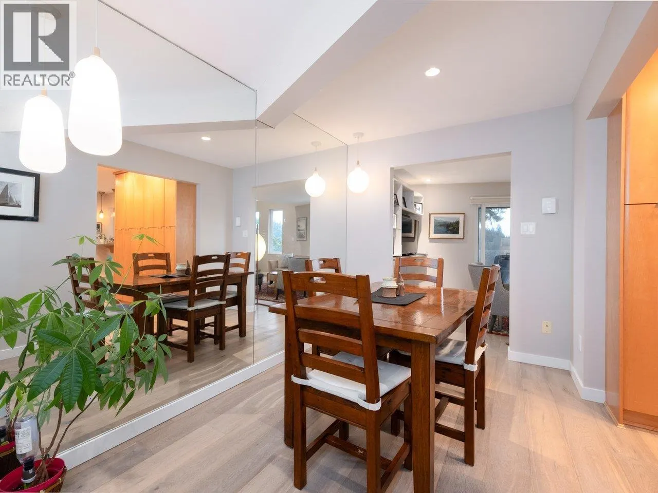 2727 PANORAMA DRIVE