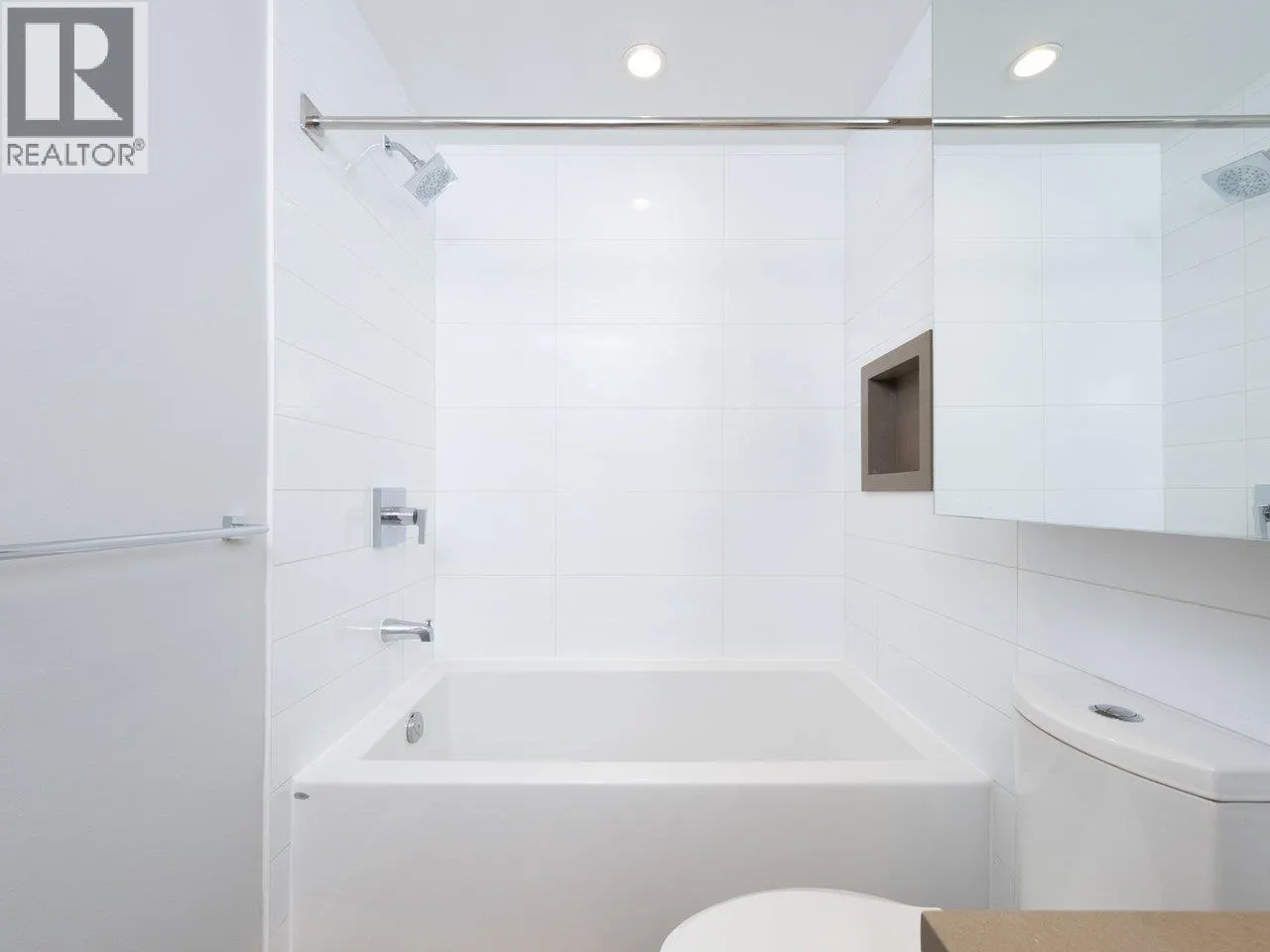 2727 PANORAMA DRIVE