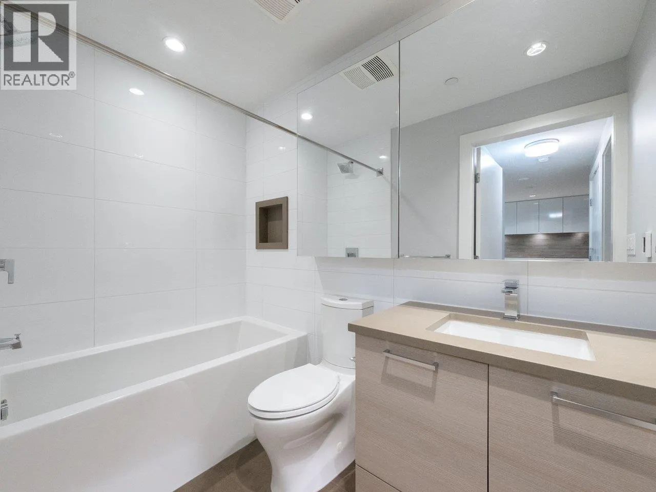 2727 PANORAMA DRIVE