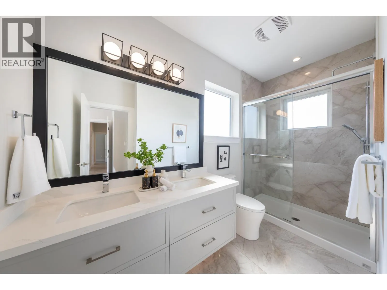 5 9899 STEVESTON HIGHWAY