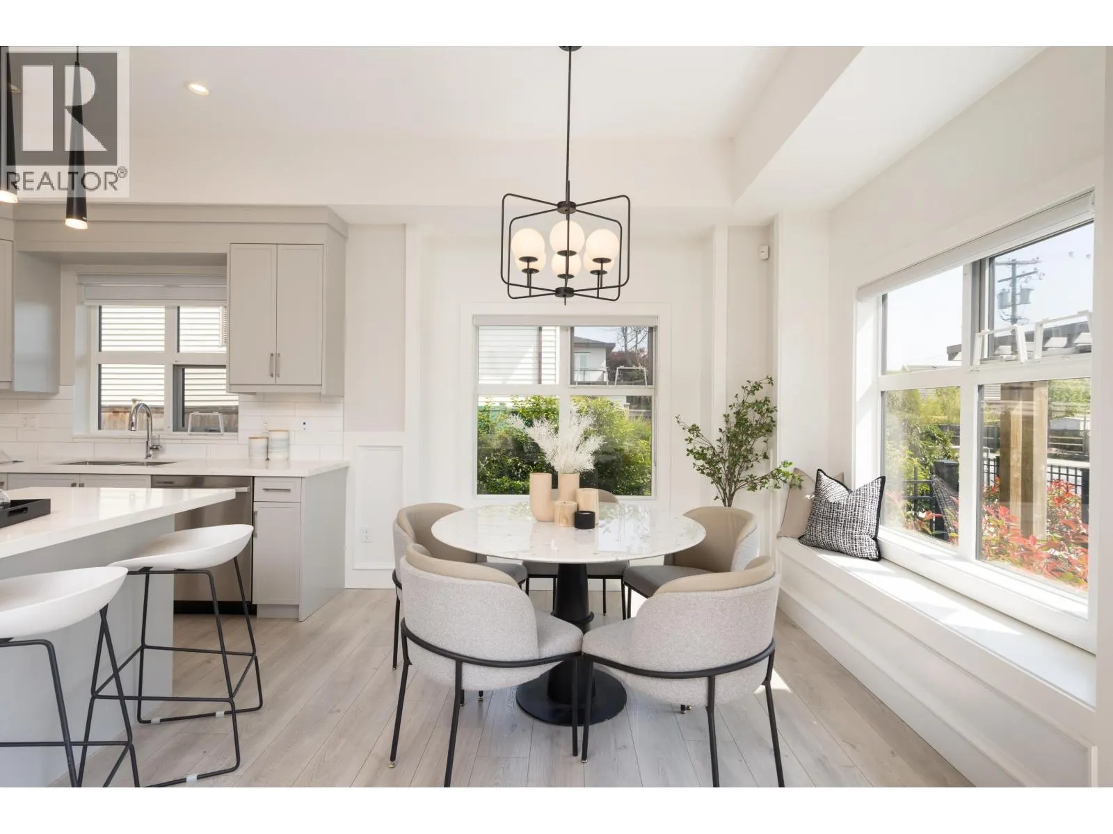 5 9899 STEVESTON HIGHWAY
