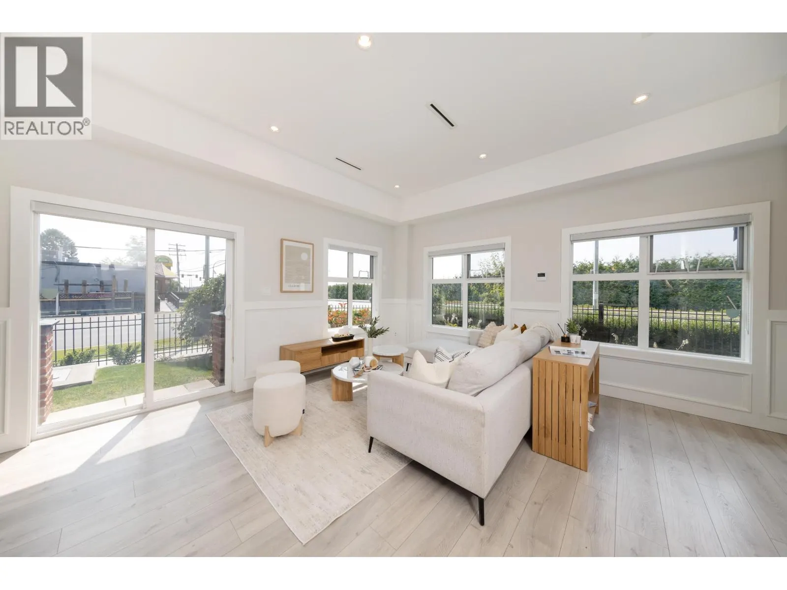 5 9899 STEVESTON HIGHWAY