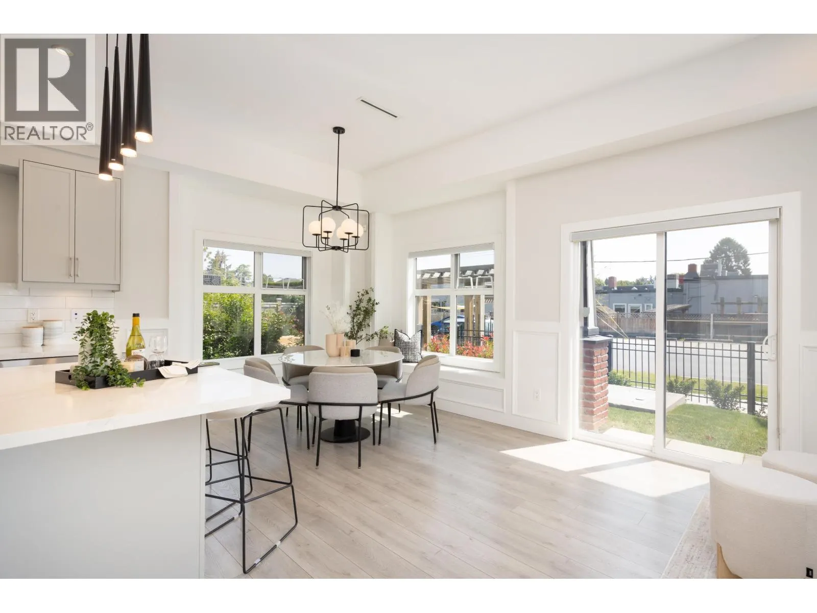 5 9899 STEVESTON HIGHWAY