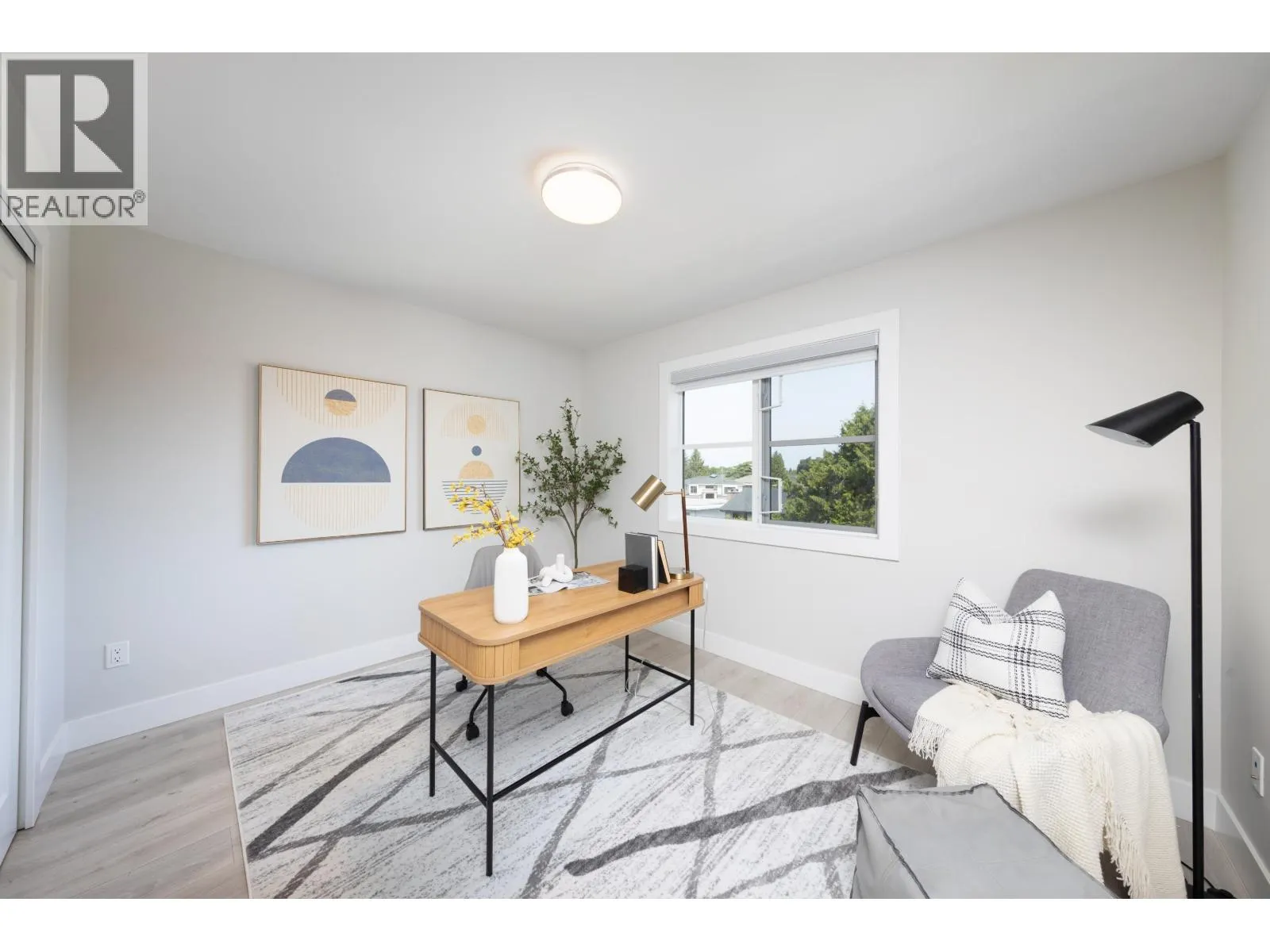 5 9899 STEVESTON HIGHWAY