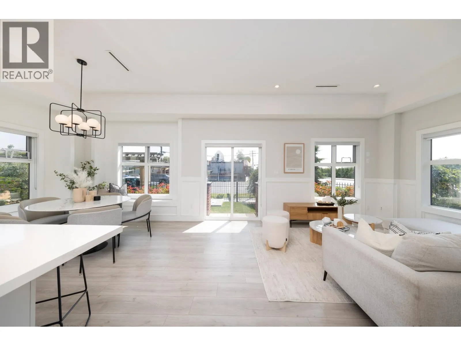 5 9899 STEVESTON HIGHWAY