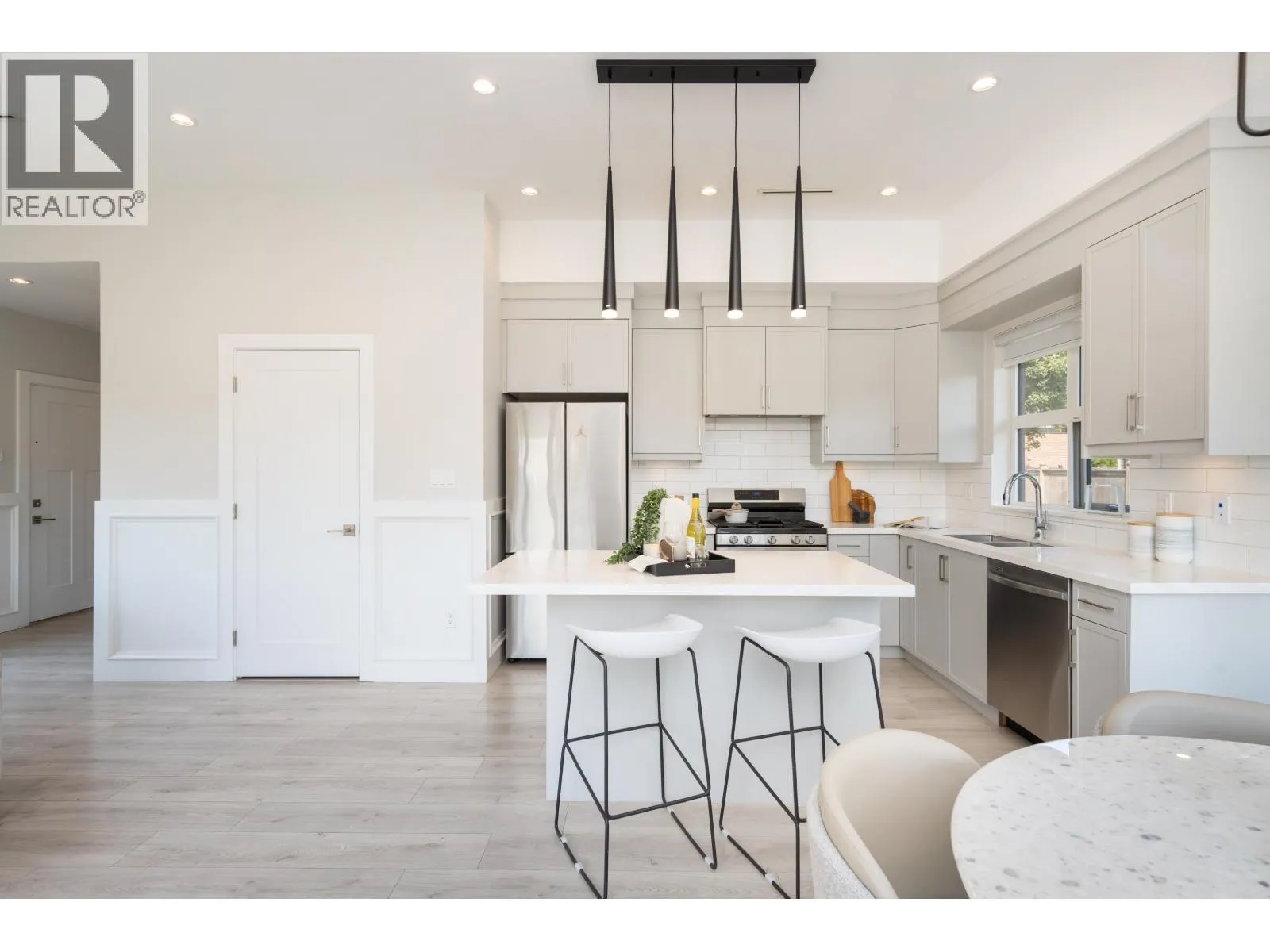 5 9899 STEVESTON HIGHWAY