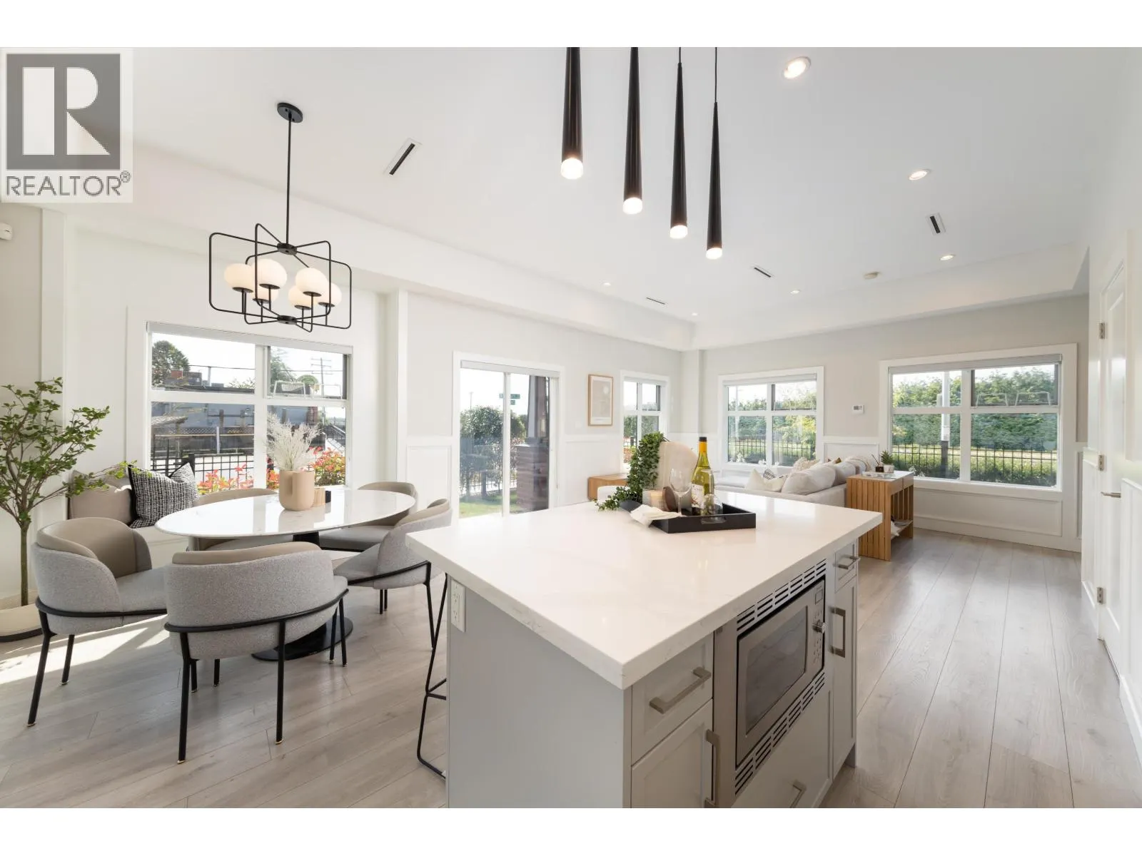 5 9899 STEVESTON HIGHWAY
