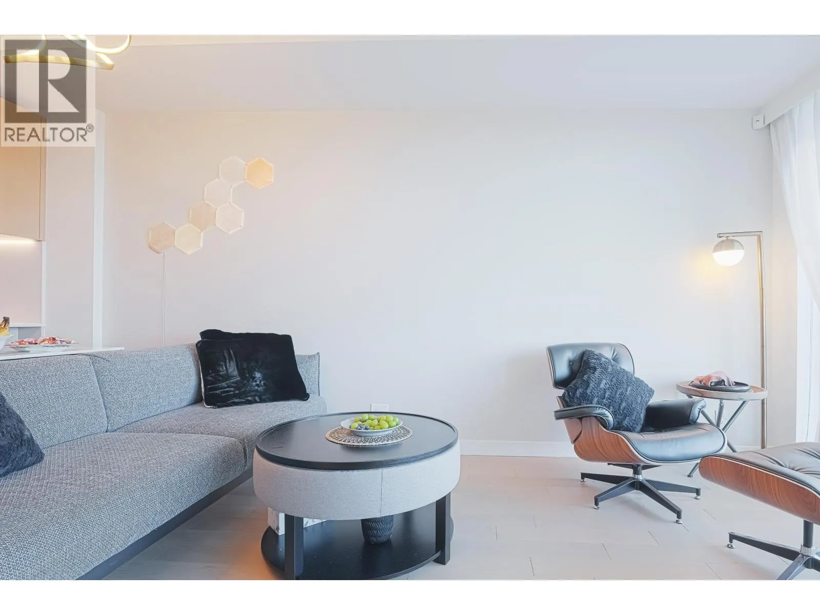 606 6622 PEARSON WAY