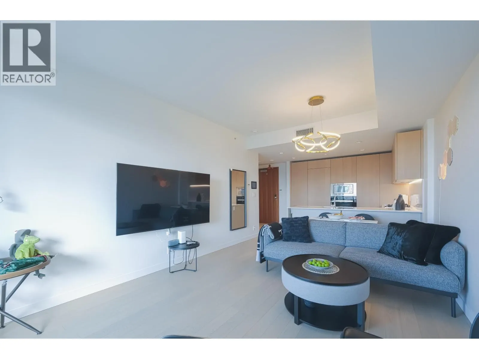 606 6622 PEARSON WAY