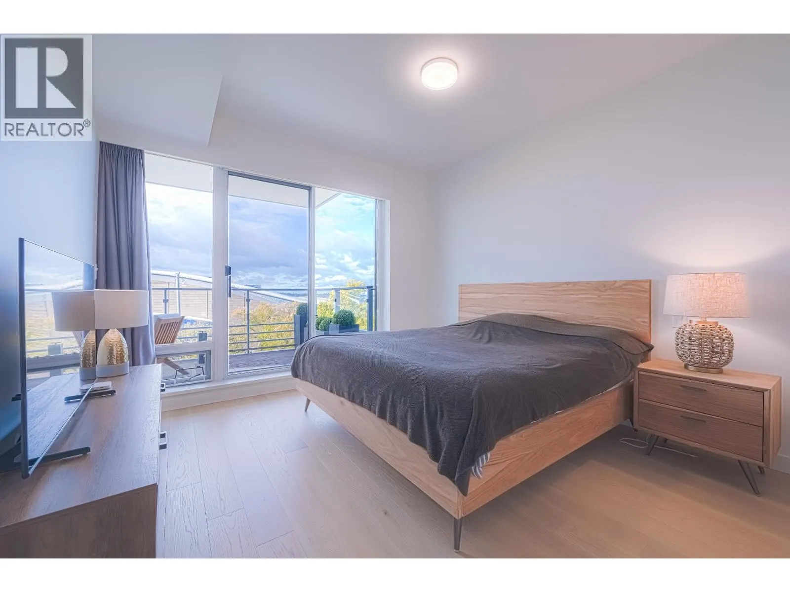 606 6622 PEARSON WAY