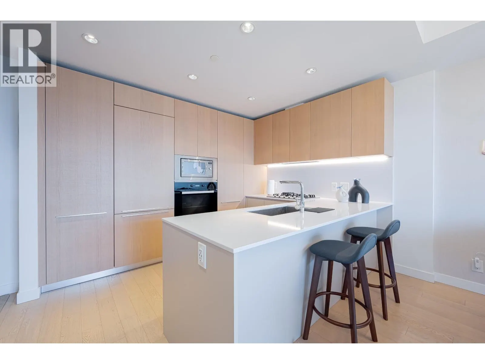 606 6622 PEARSON WAY